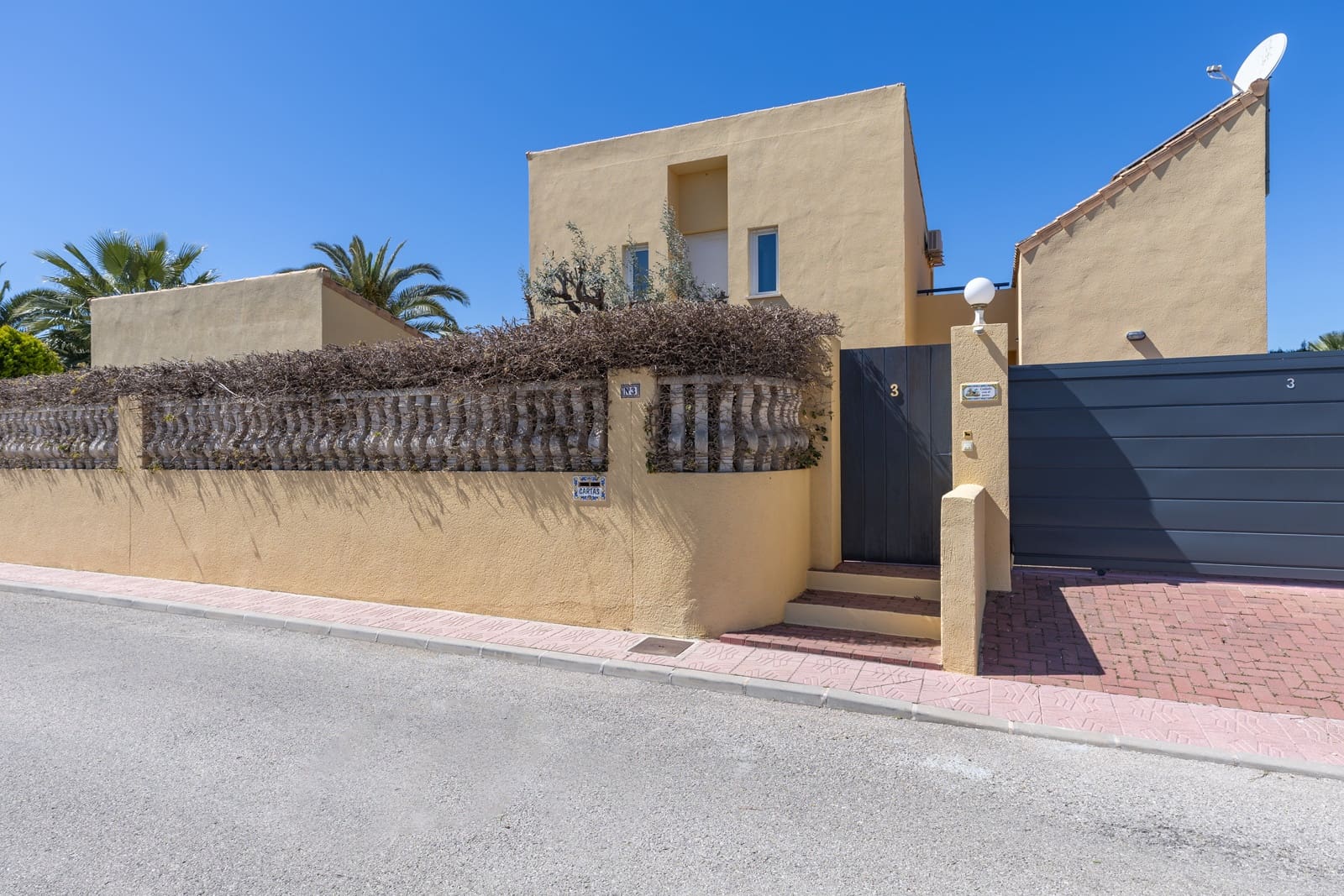 3 bedroom Villa for sale in Els Poblets with pool - € 848,000 (Ref: 9816798)