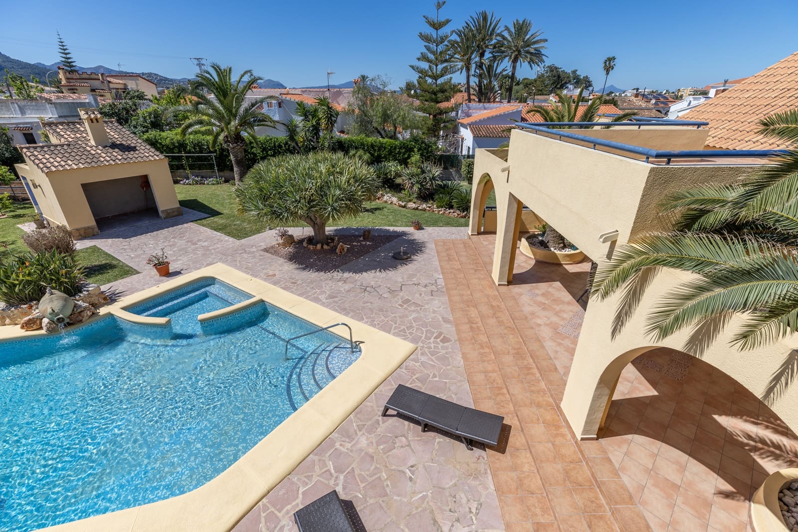 3 bedroom Villa for sale in Els Poblets with pool - € 848,000 (Ref: 9816798)
