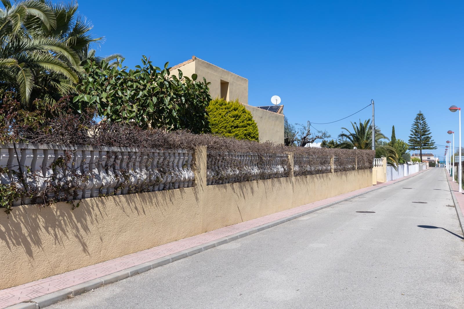 3 bedroom Villa for sale in Els Poblets with pool - € 848,000 (Ref: 9816798)