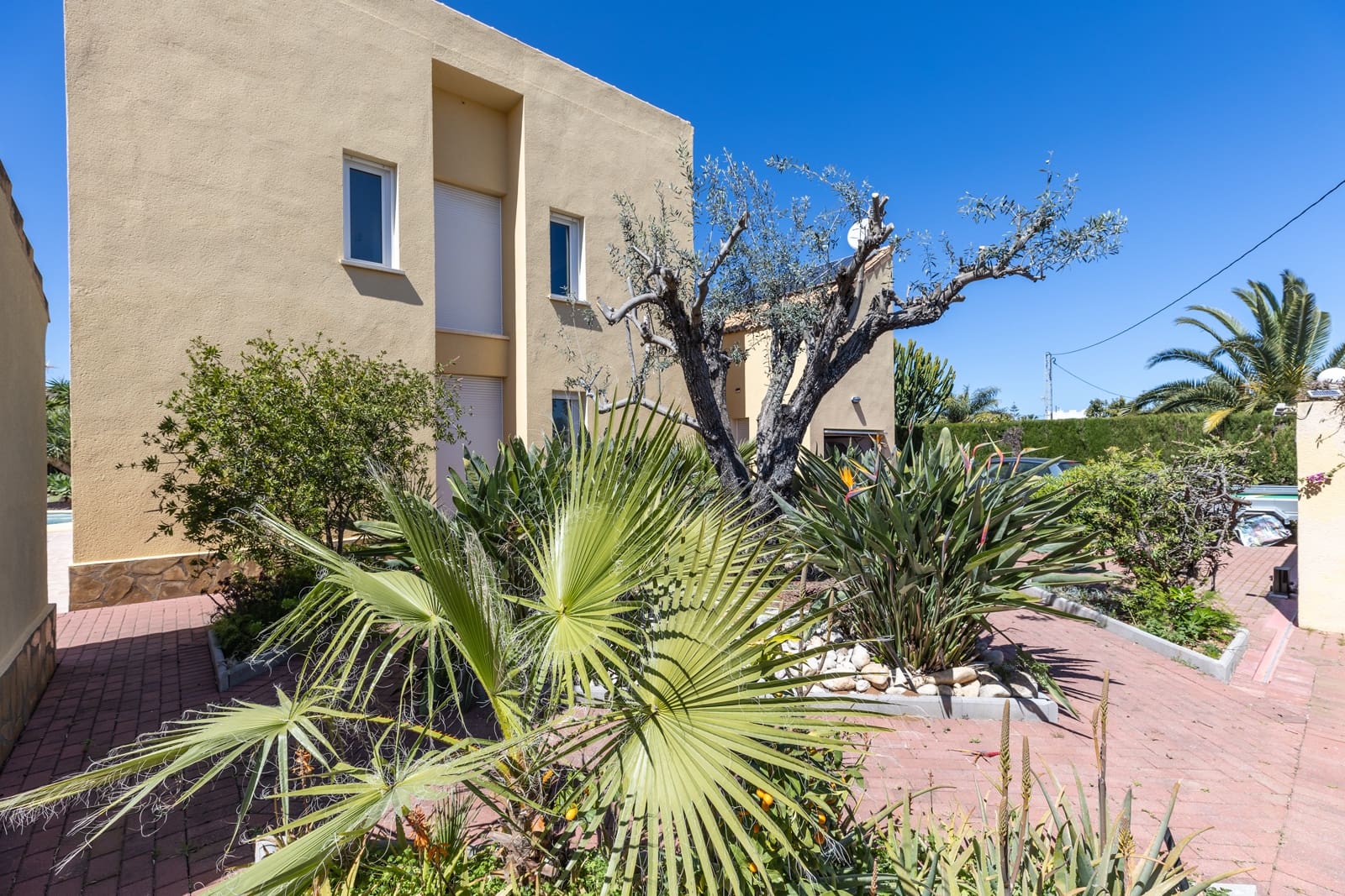 3 bedroom Villa for sale in Els Poblets with pool - € 848,000 (Ref: 9816798)