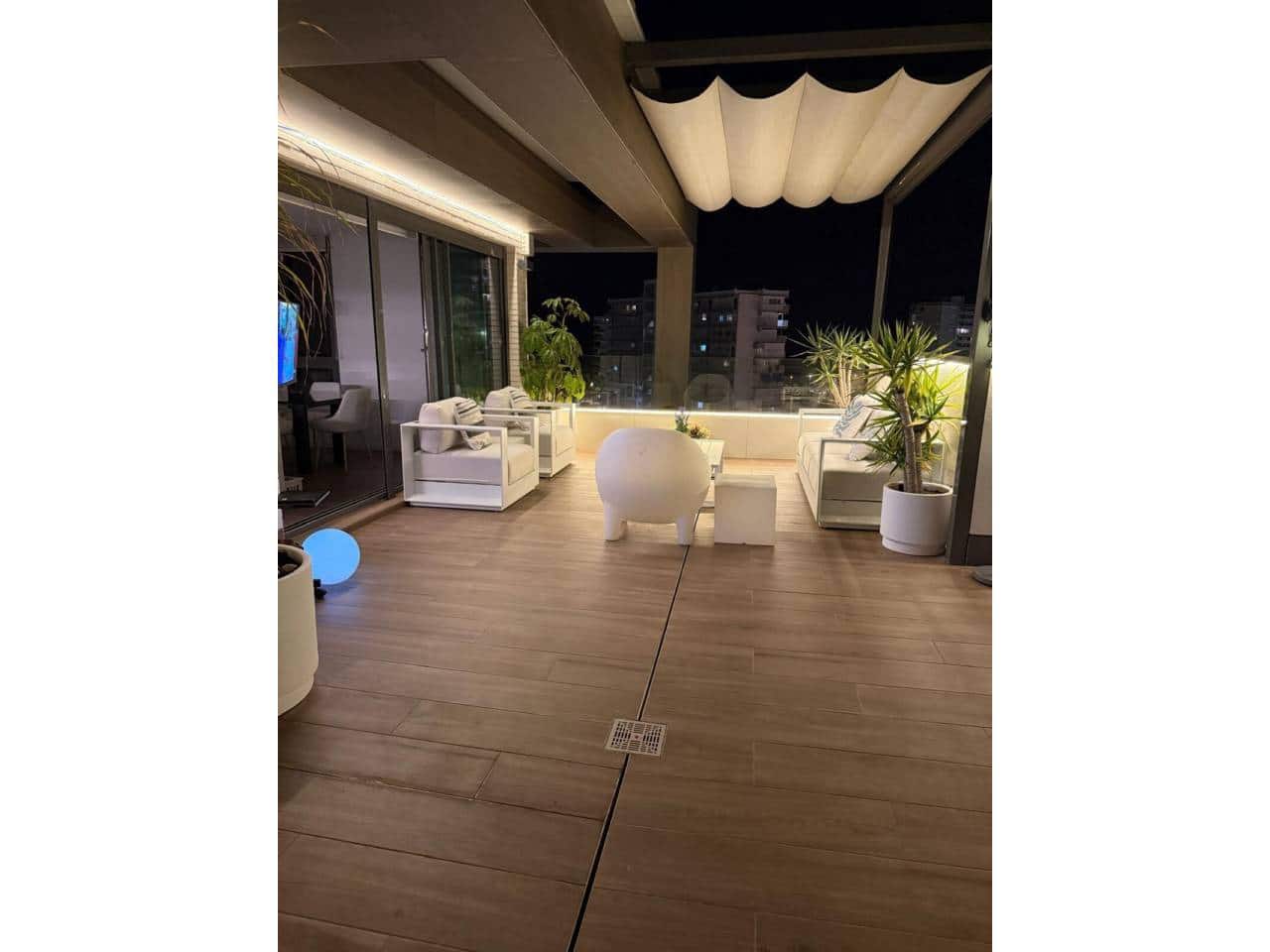 3 camera da letto Attico da affittare in Alicante citta con piscina garage - 3.500 € (Rif: 10008169)
