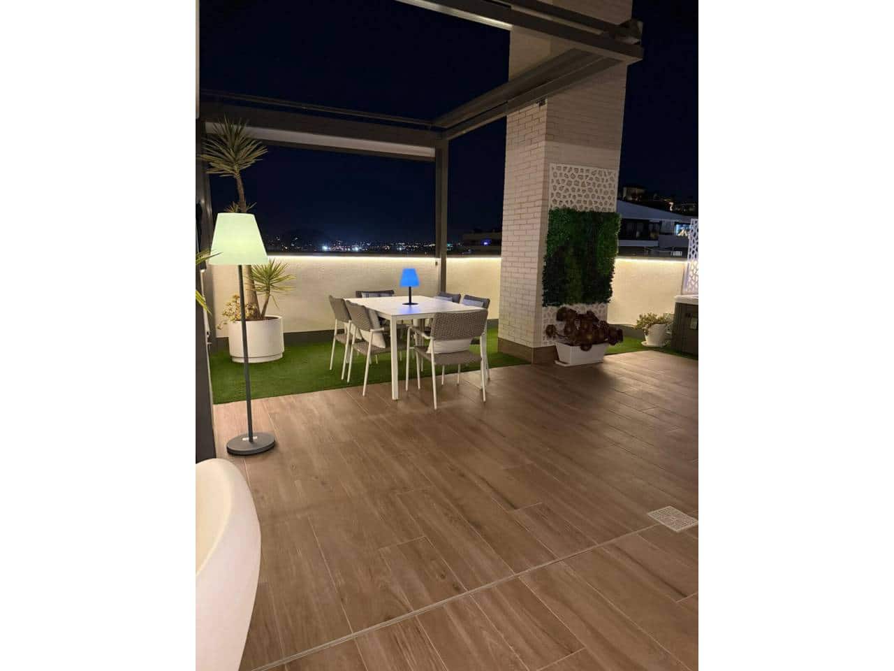 3 camera da letto Attico da affittare in Alicante citta con piscina garage - 3.500 € (Rif: 10008169)