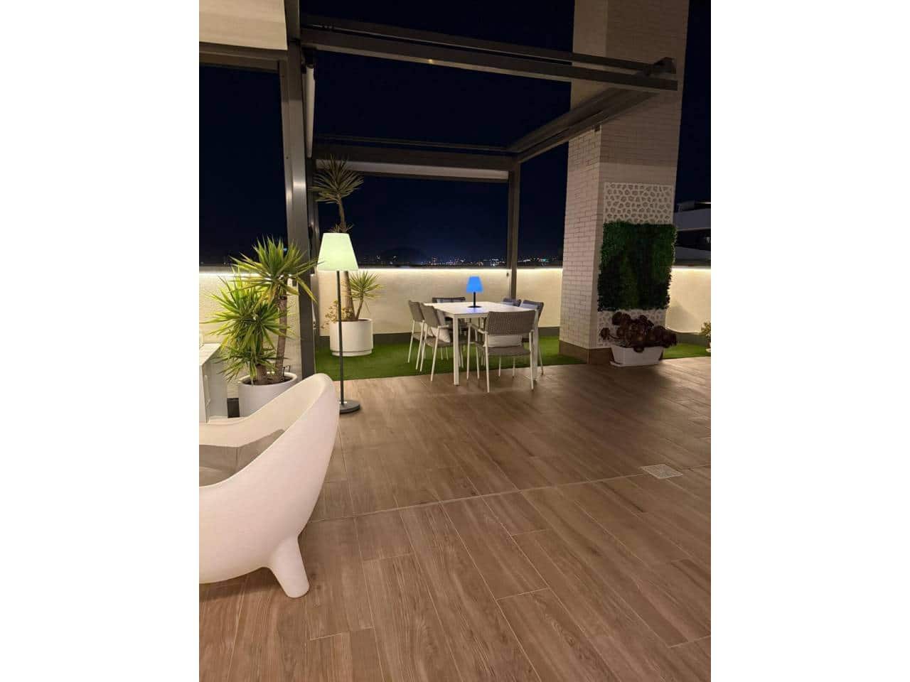 3 camera da letto Attico da affittare in Alicante citta con piscina garage - 3.500 € (Rif: 10008169)