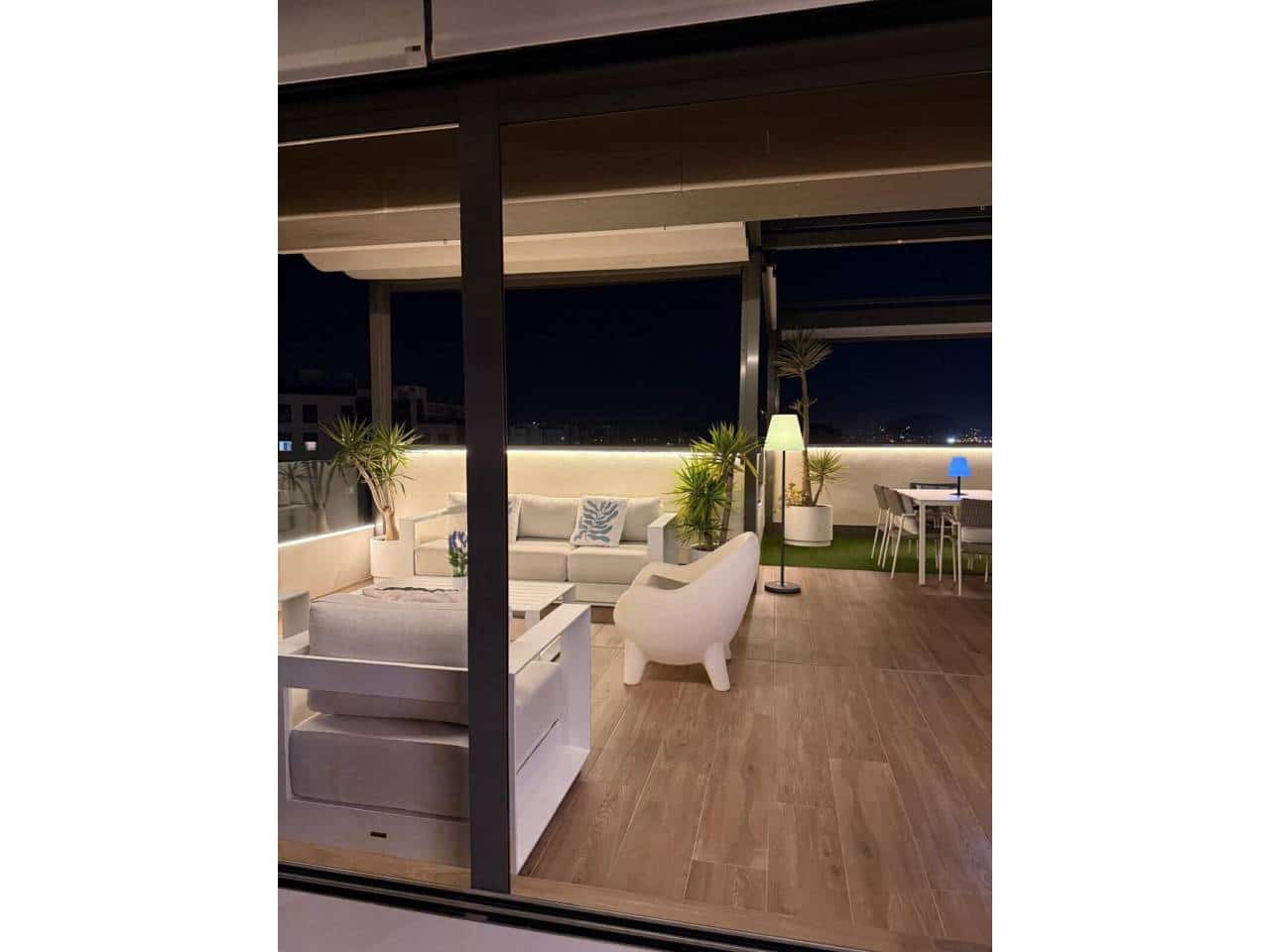 3 camera da letto Attico da affittare in Alicante citta con piscina garage - 3.500 € (Rif: 10008169)