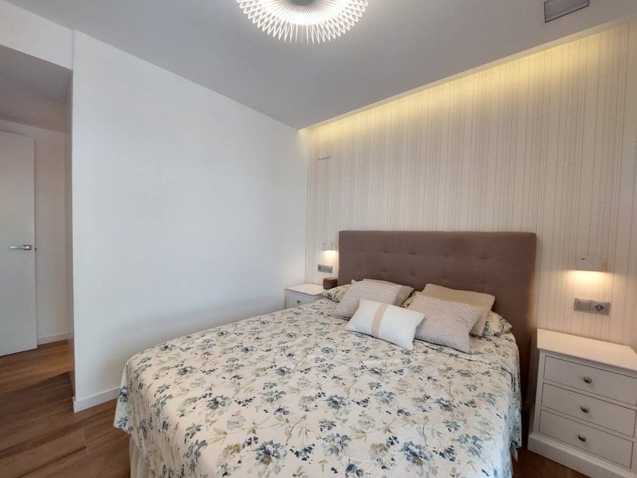 3 soverom Penthouse til leie i Alicante by med svømmebasseng garasje - € 3 500 (Ref: 10012732)