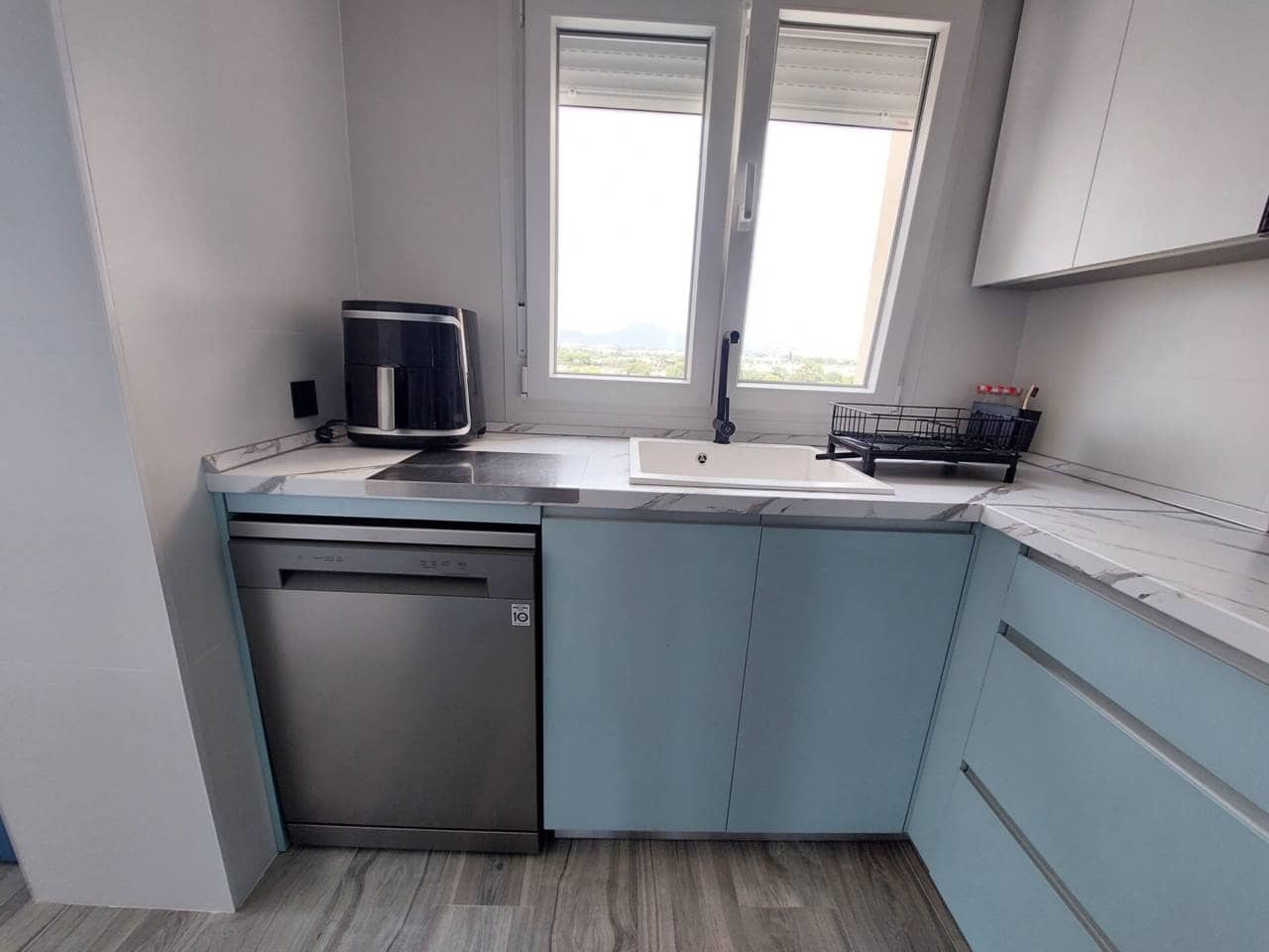 2 sovrum Lägenhet att hyra i El Campello med pool garage - 1 100 € (Ref: 10016970)