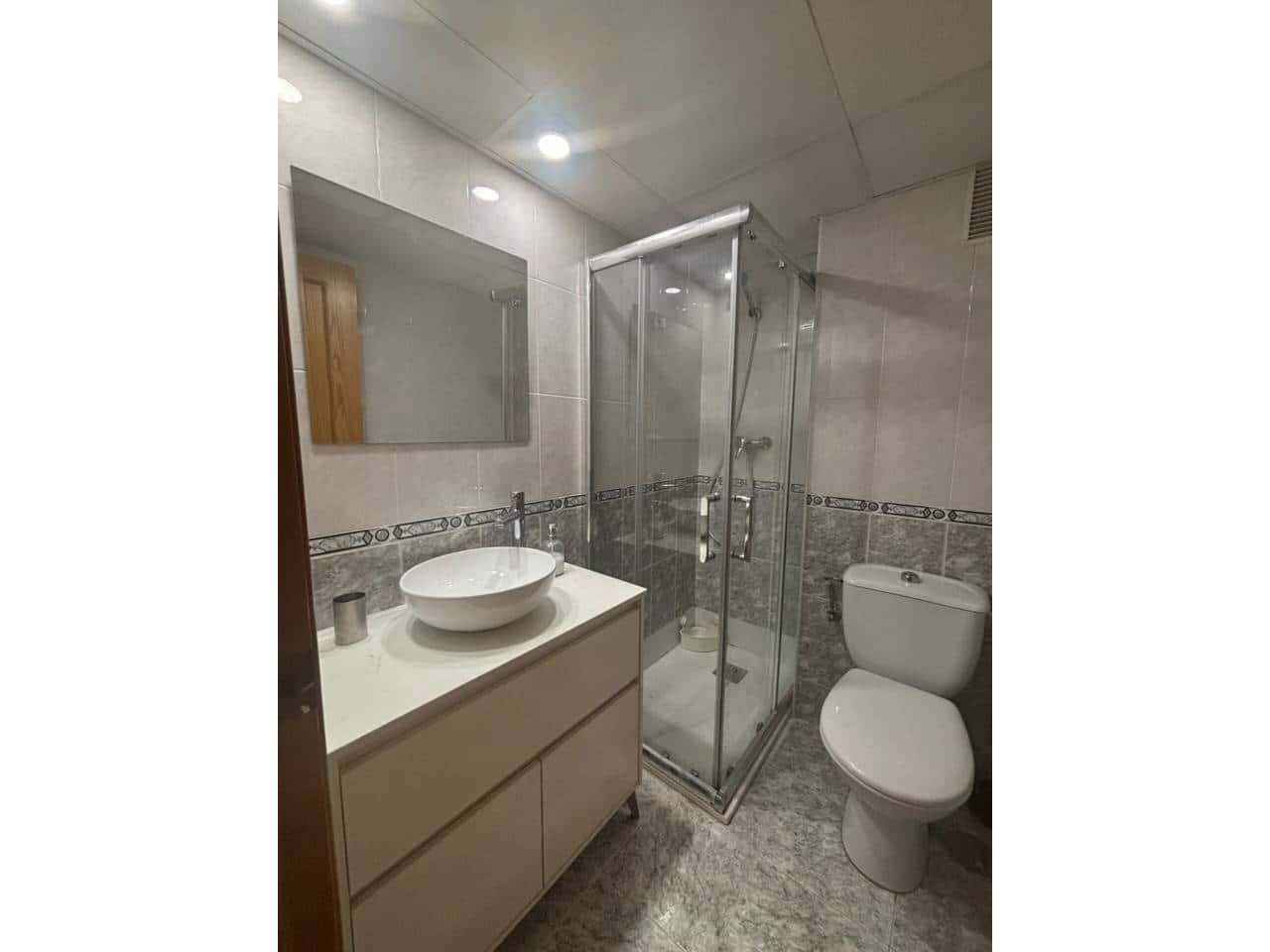 Appartement de 3 chambres à louer à Alicante ville avec piscine garage - 1 500 € (Ref: 10029906)