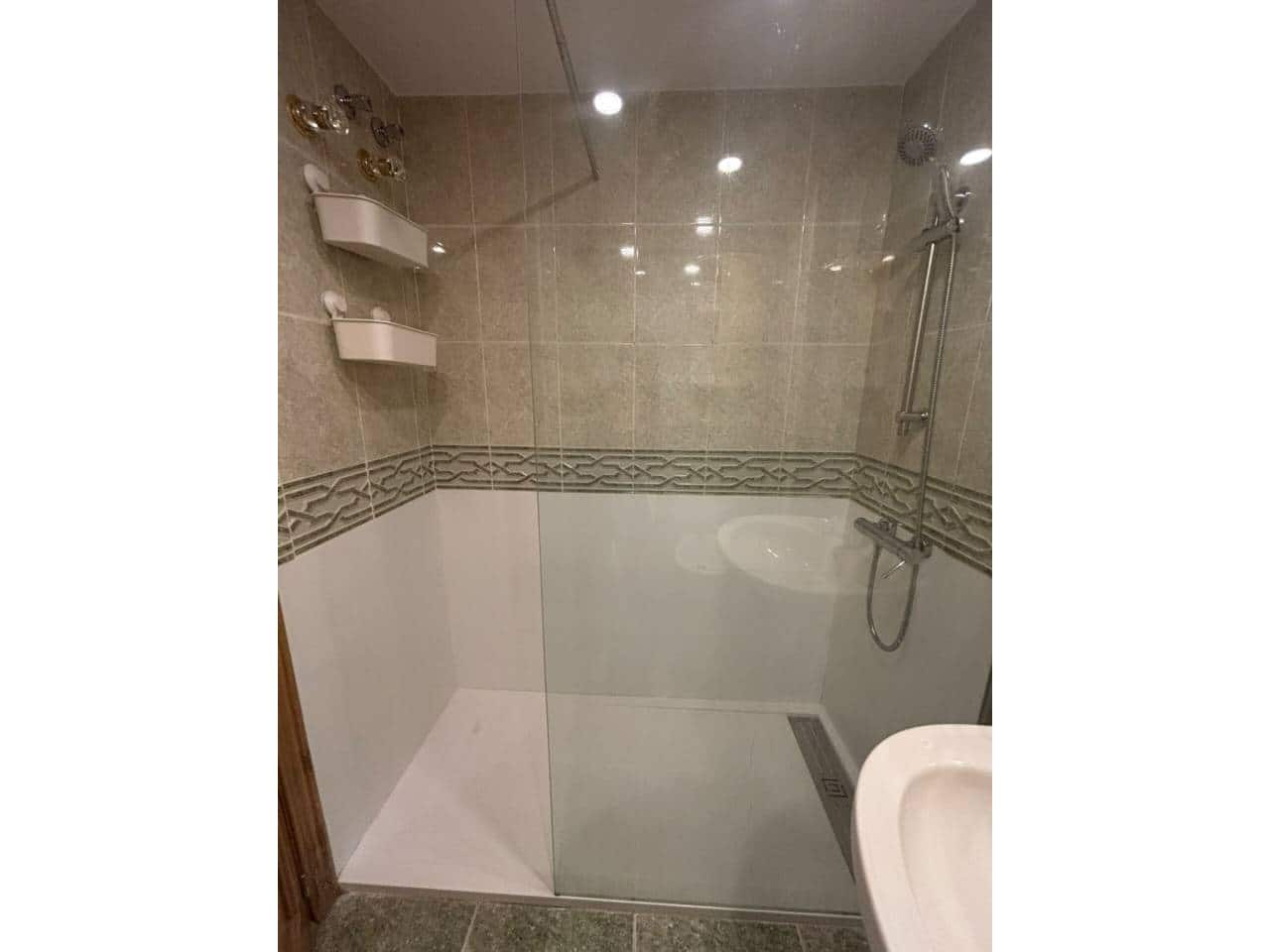 Appartement de 3 chambres à louer à Alicante ville avec piscine garage - 1 500 € (Ref: 10029906)