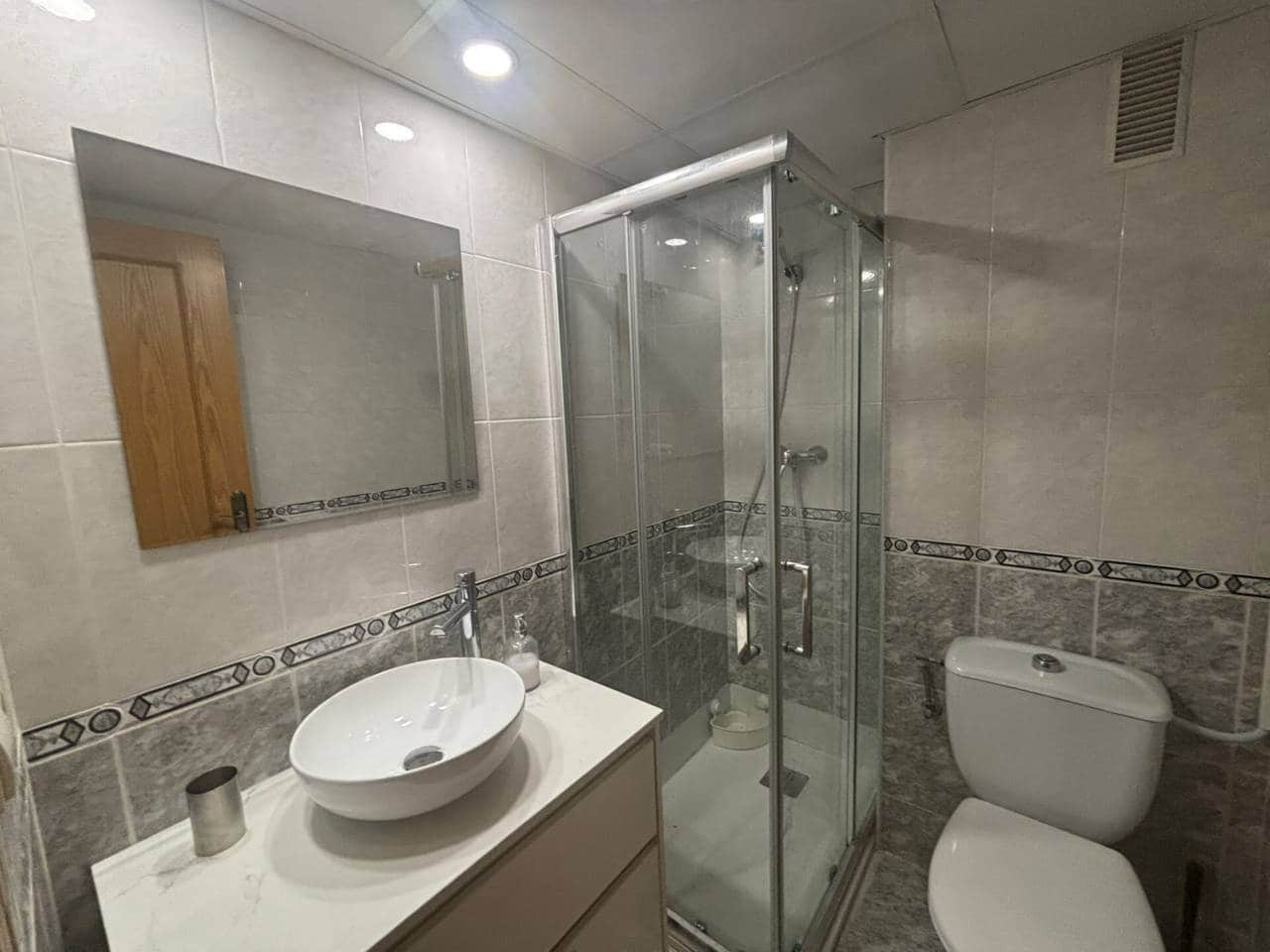 Appartement de 3 chambres à louer à Alicante ville avec piscine garage - 1 500 € (Ref: 10029906)
