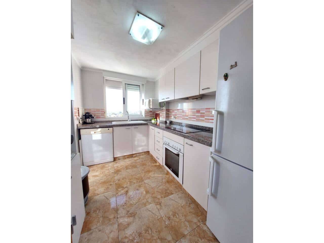 2 slaapkamer Flat te huur in El Campello met zwembad garage - € 1.000 (Ref: 10042344)