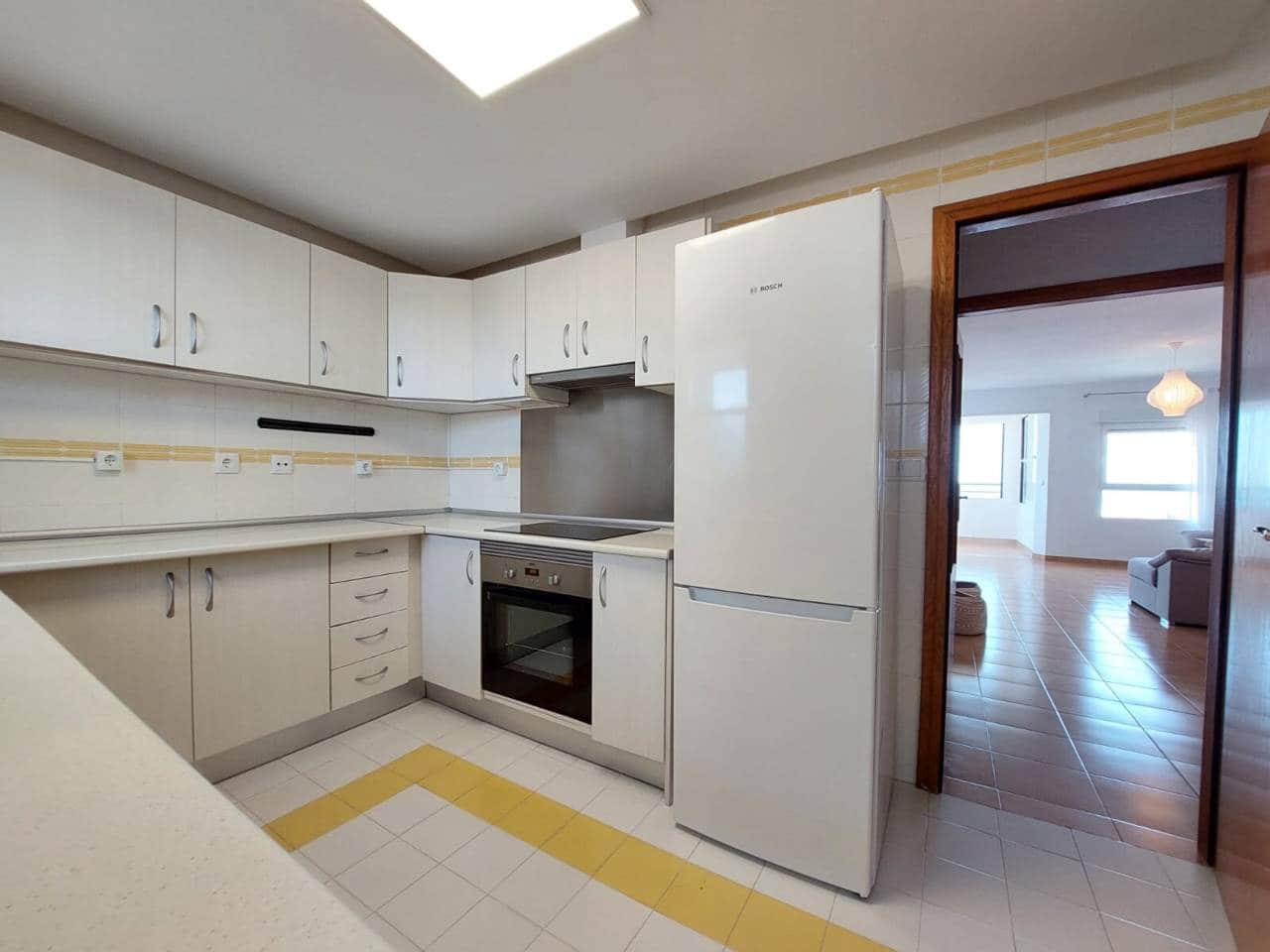 3 bedroom Flat for rent in El Campello with pool - € 2,200 (Ref: 10048623)