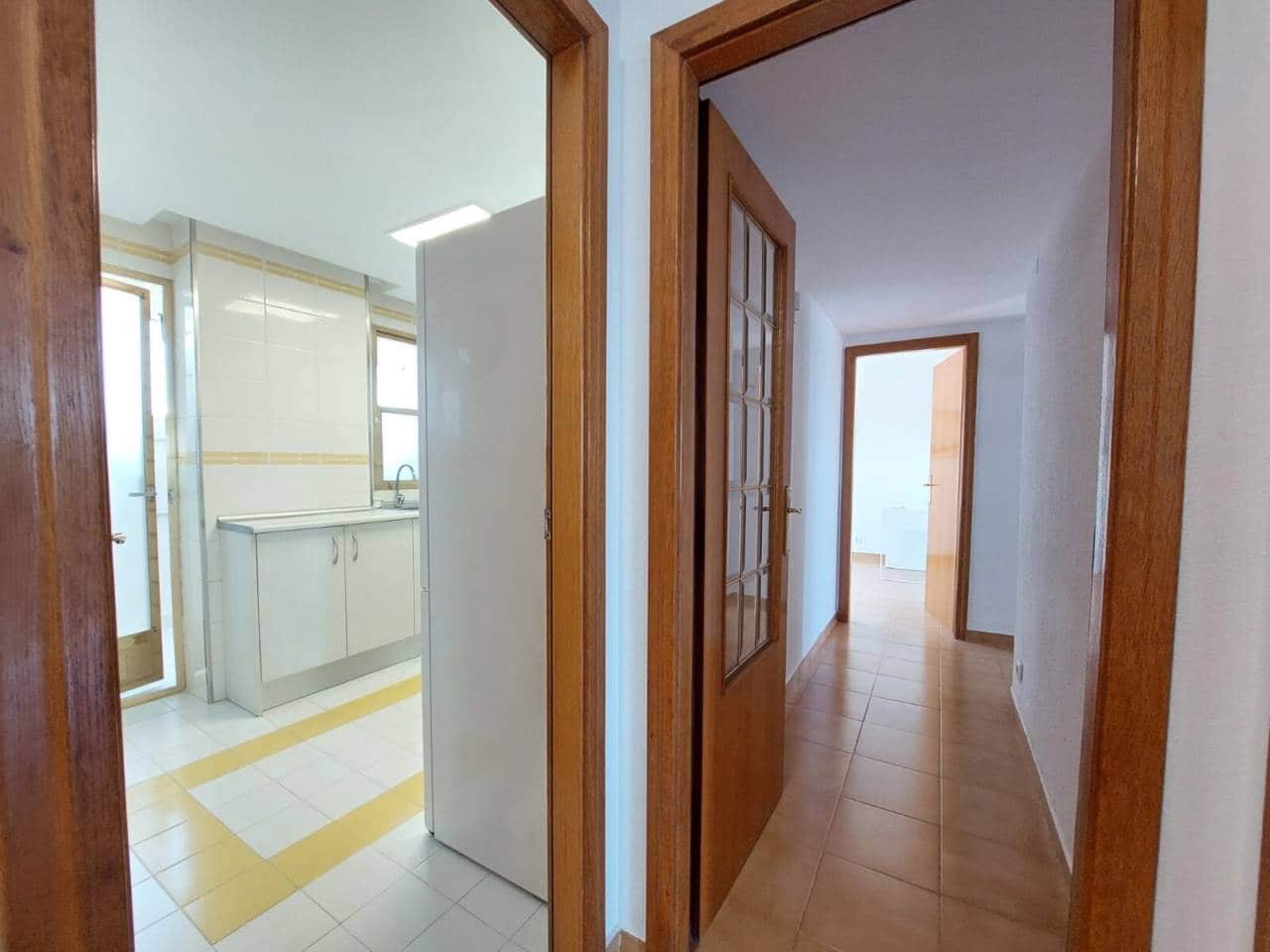 3 bedroom Flat for rent in El Campello with pool - € 2,200 (Ref: 10048623)