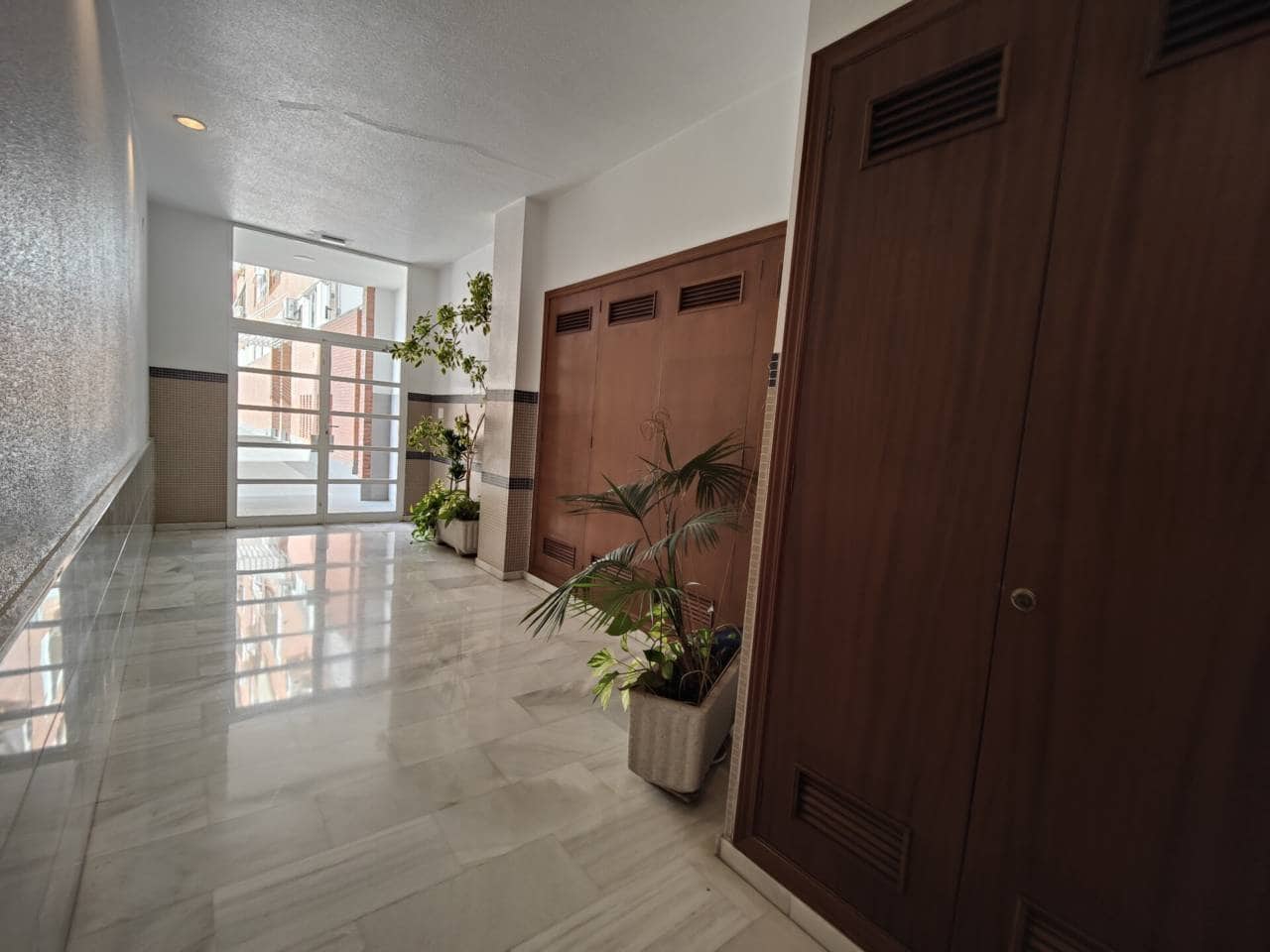 Piso de 3 habitaciones en Alicante / Alacant ciudad en alquiler con piscina - 1.100 € (Ref: 10071802)