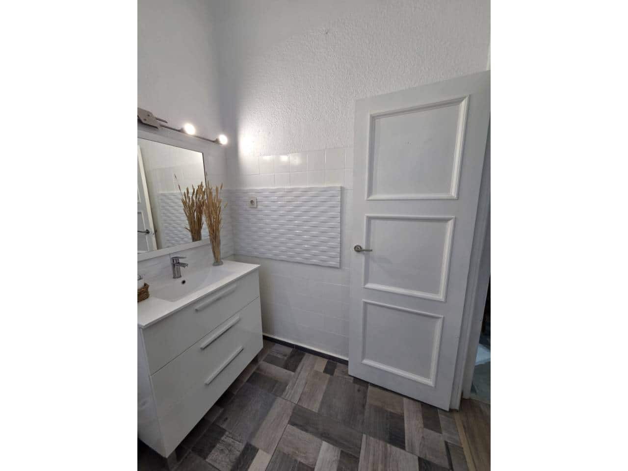 2 slaapkamer Appartement te huur in Alicante stad - € 650 (Ref: 10071803)