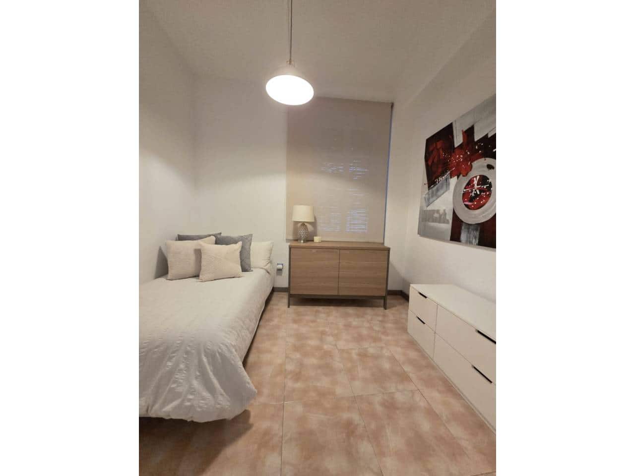 2 slaapkamer Appartement te huur in Alicante stad - € 650 (Ref: 10071803)