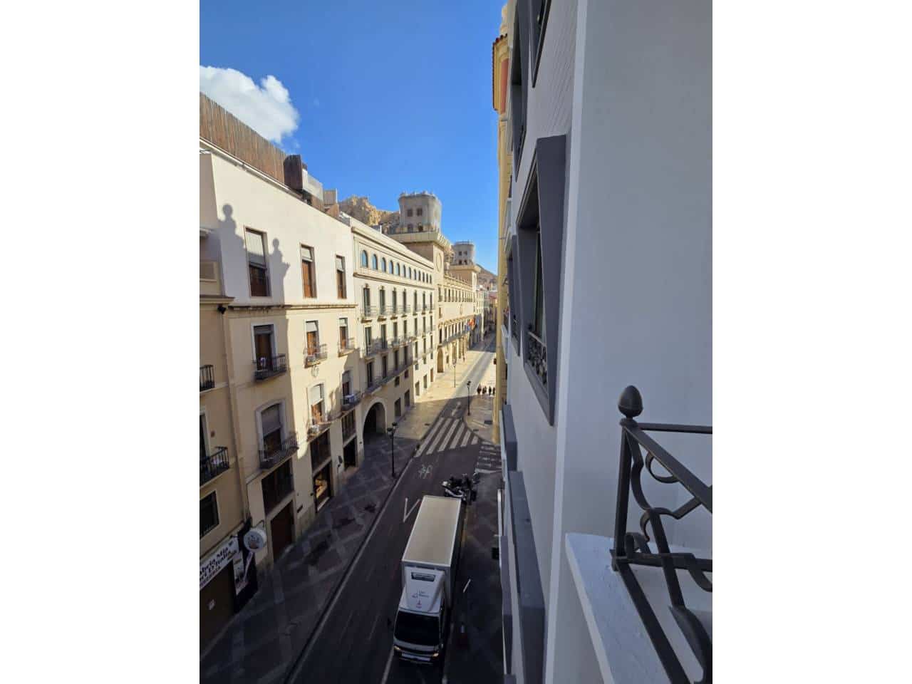 2 slaapkamer Appartement te huur in Alicante stad - € 650 (Ref: 10071803)