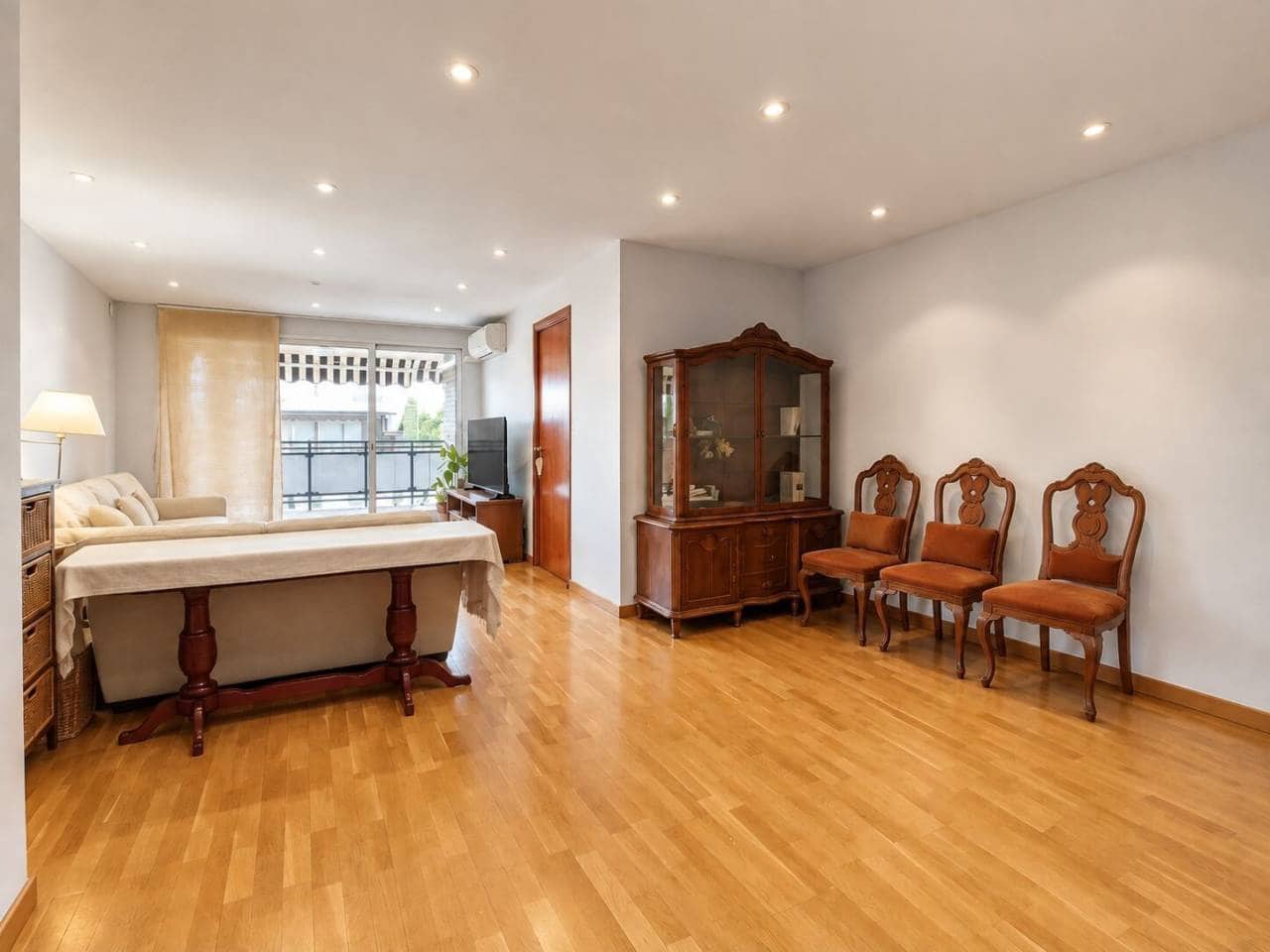 3 bedroom Flat for sale in Alicante / Alacant city - € 325,000 (Ref: 10099567)