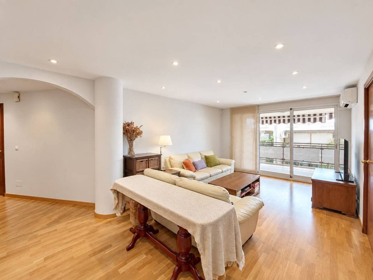 3 bedroom Flat for sale in Alicante / Alacant city - € 325,000 (Ref: 10099567)