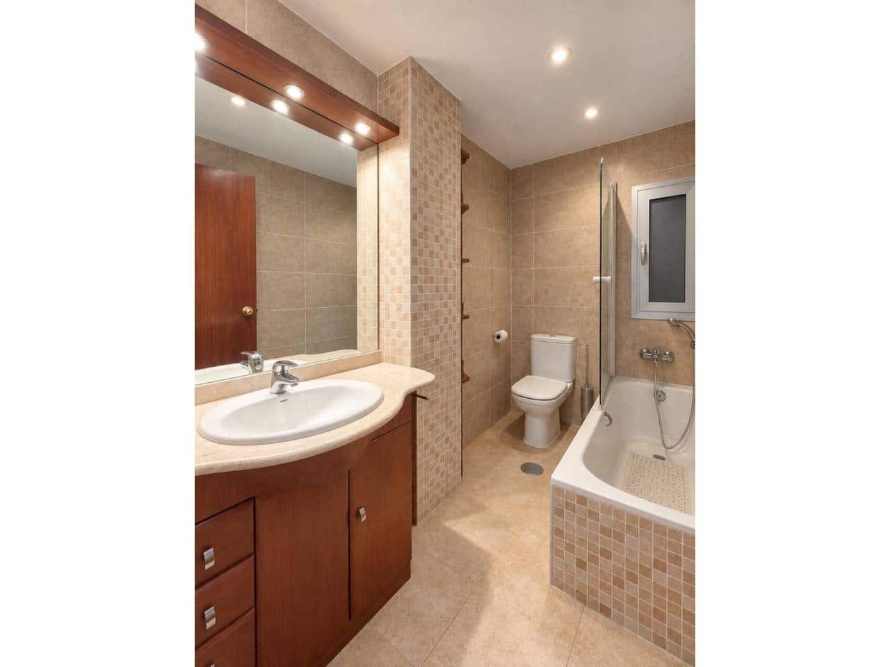 3 bedroom Flat for sale in Alicante / Alacant city - € 325,000 (Ref: 10099567)