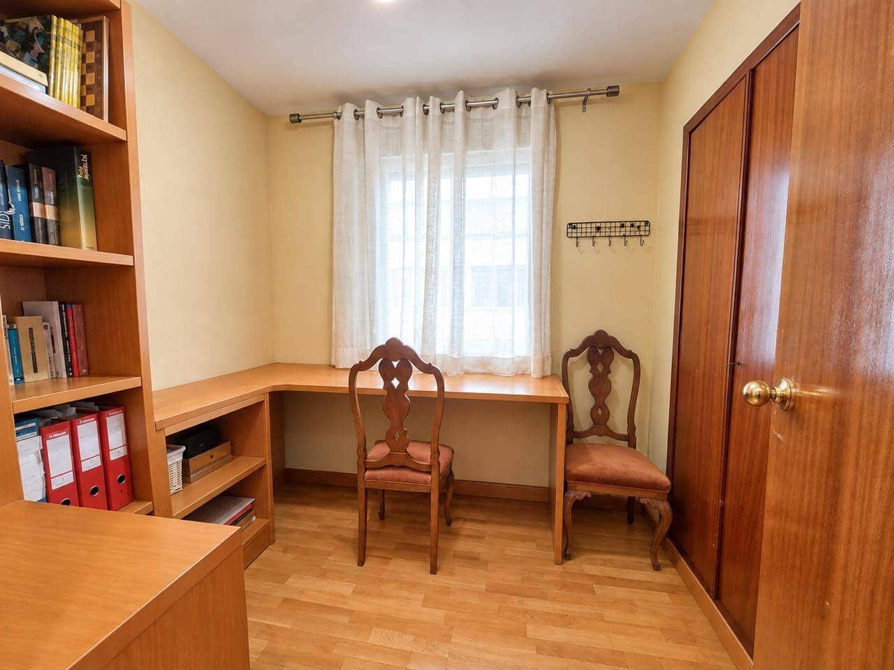 3 bedroom Flat for sale in Alicante / Alacant city - € 325,000 (Ref: 10099567)