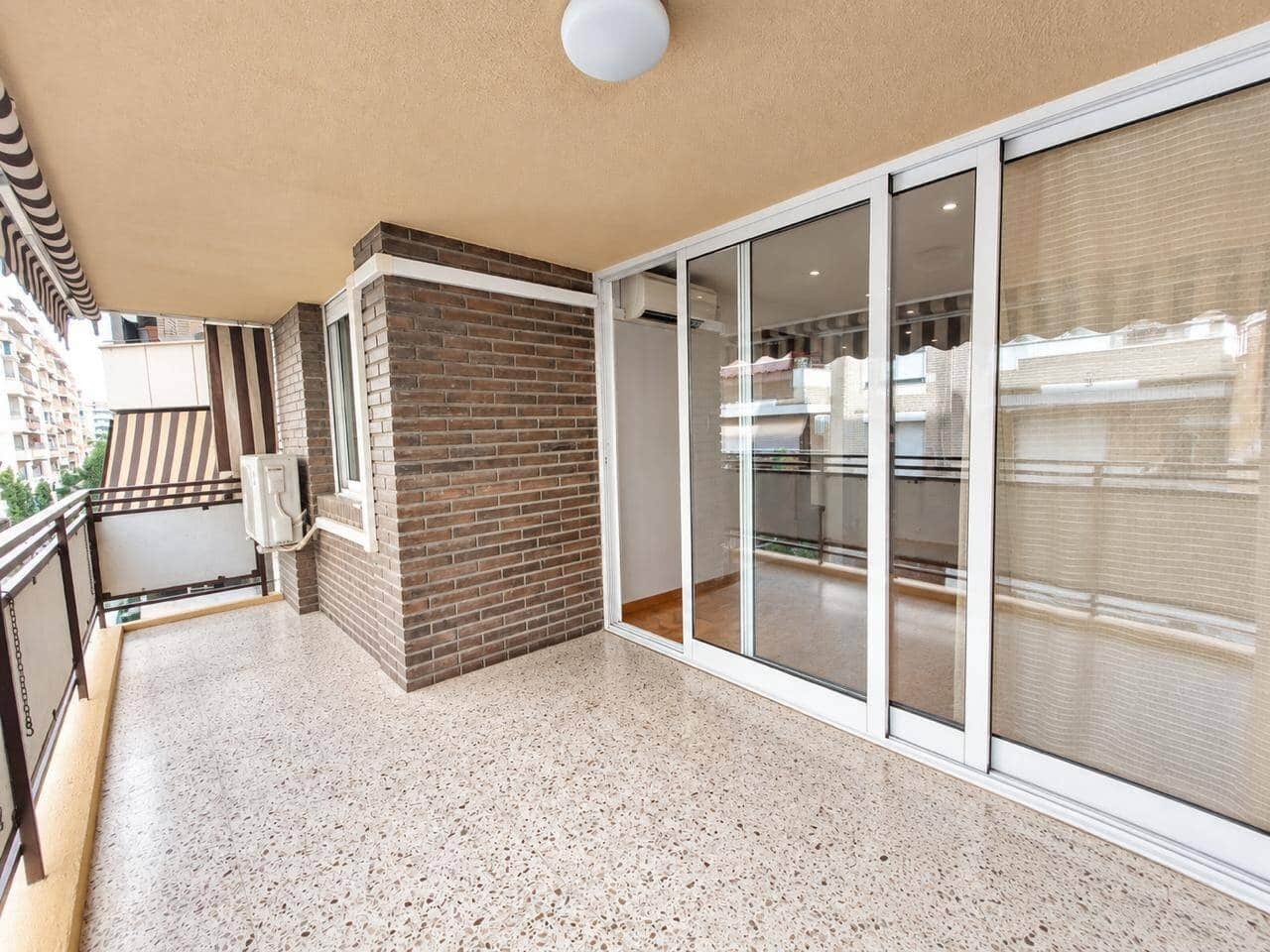 3 bedroom Flat for sale in Alicante / Alacant city - € 325,000 (Ref: 10099567)