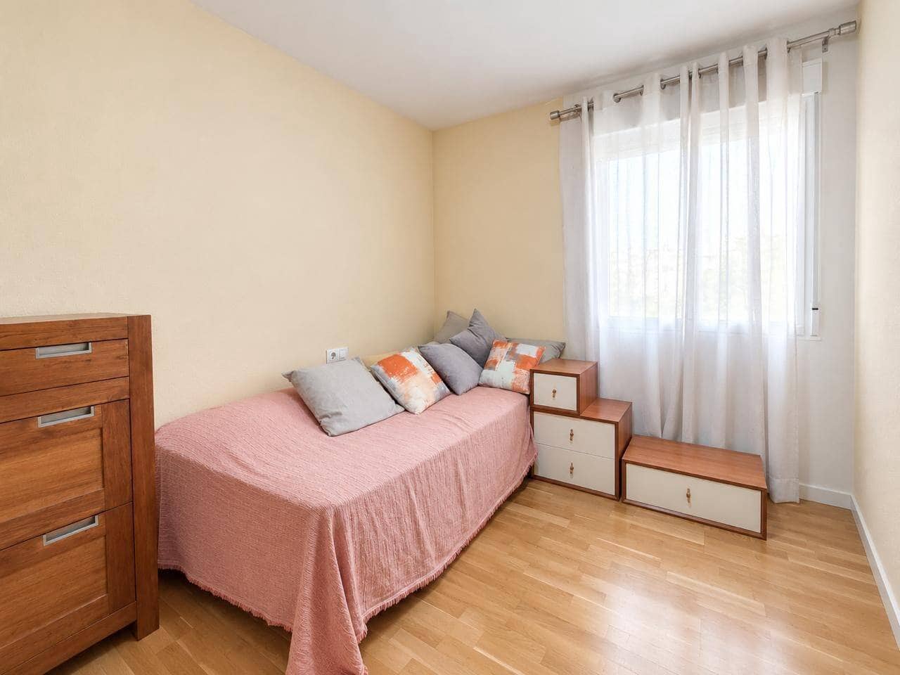 3 bedroom Flat for sale in Alicante / Alacant city - € 325,000 (Ref: 10099567)