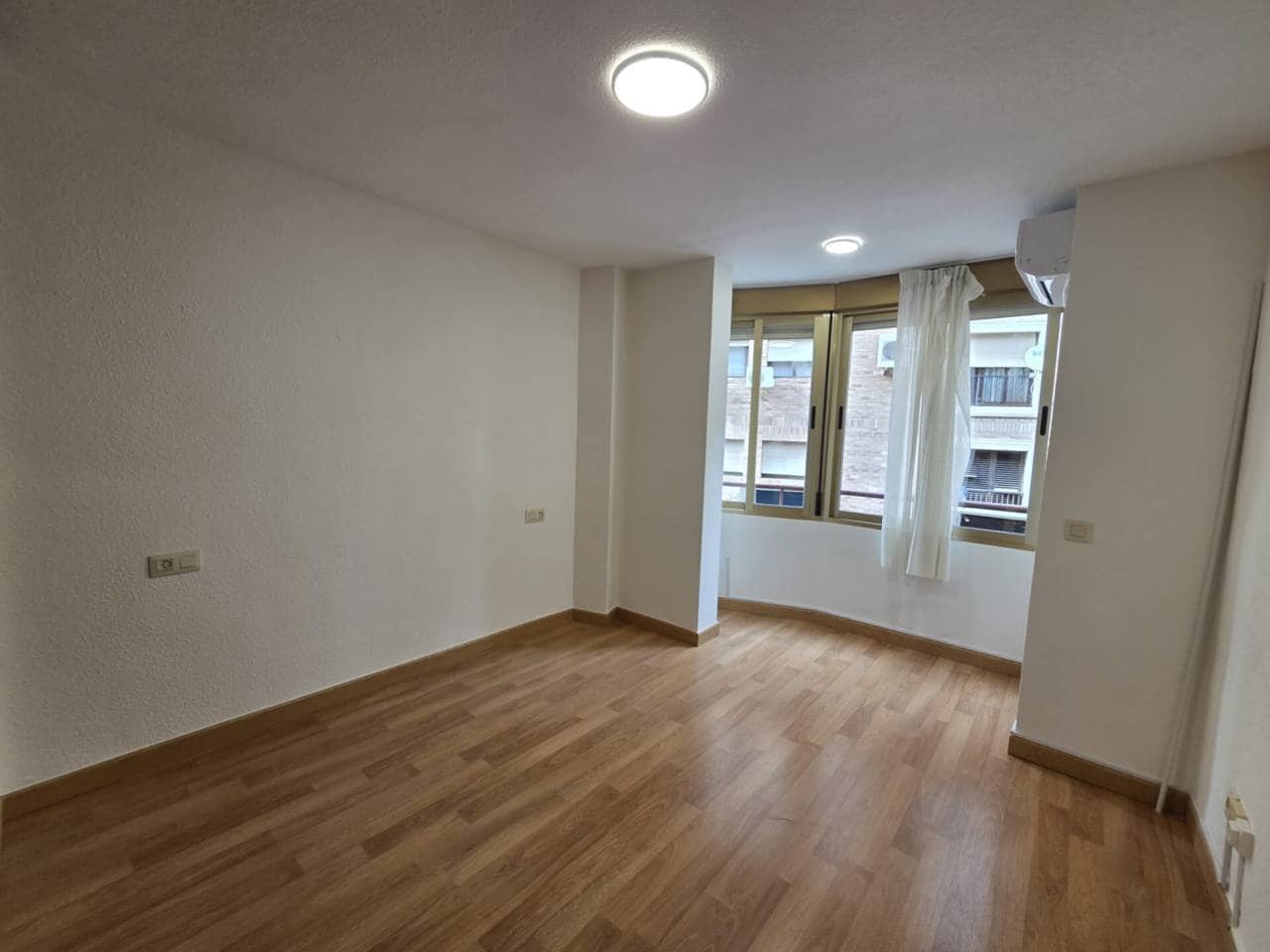 4 camera da letto Appartamento da affittare in Alicante citta - 1.500 € (Rif: 10135532)