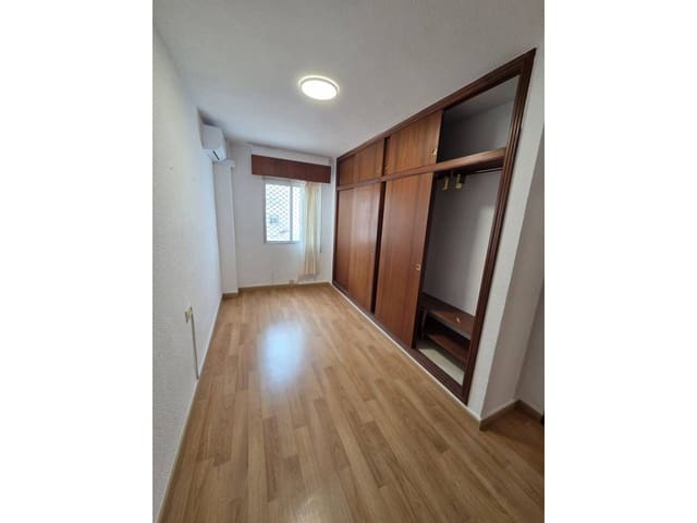 4 camera da letto Appartamento da affittare in Alicante città - 1.500 € (Rif: 10135532)