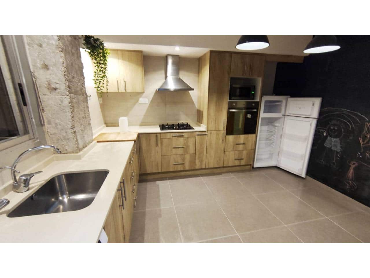 4 bedroom Flat for rent in Alicante / Alacant city with garage - € 1,250 (Ref: 10154224)