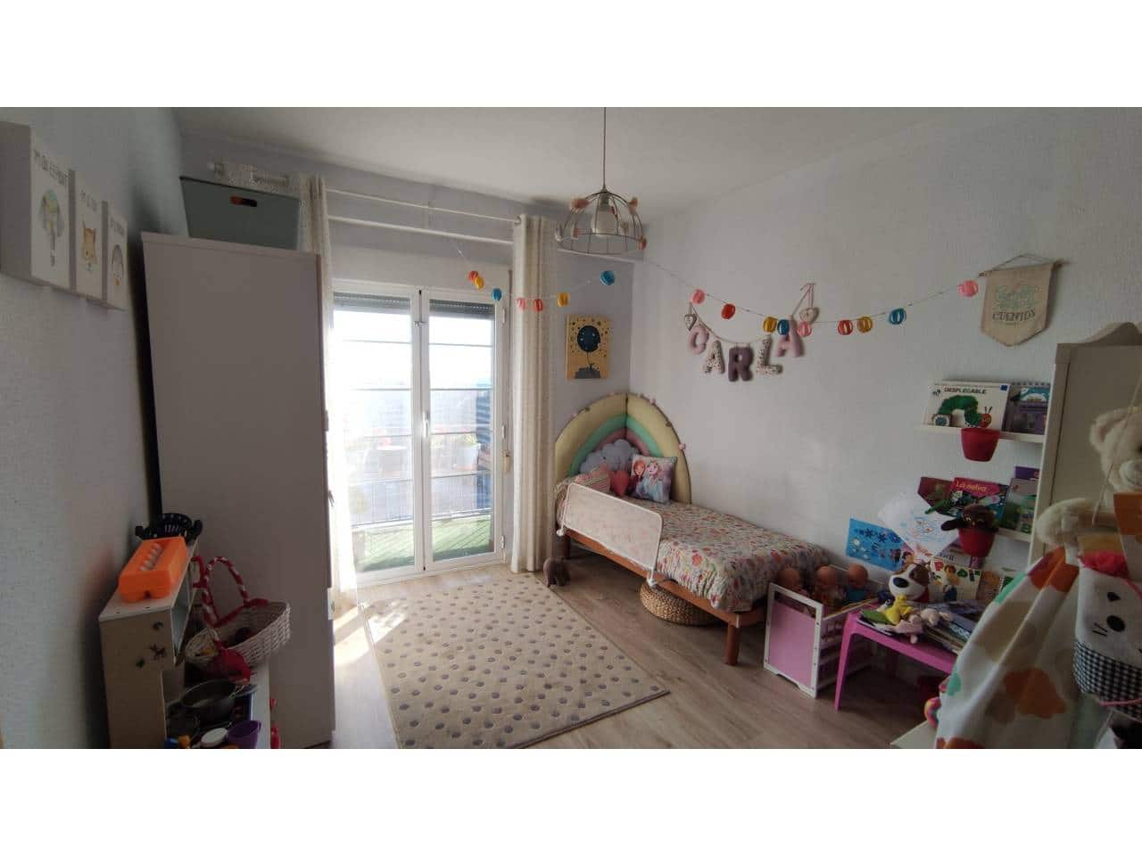 4 bedroom Flat for rent in Alicante / Alacant city with garage - € 1,250 (Ref: 10154224)