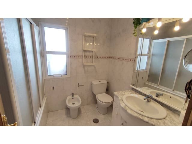 4 soveværelse Lejlighed til leje i Alicante by med garage - € 1.250 (Ref: 10154224)