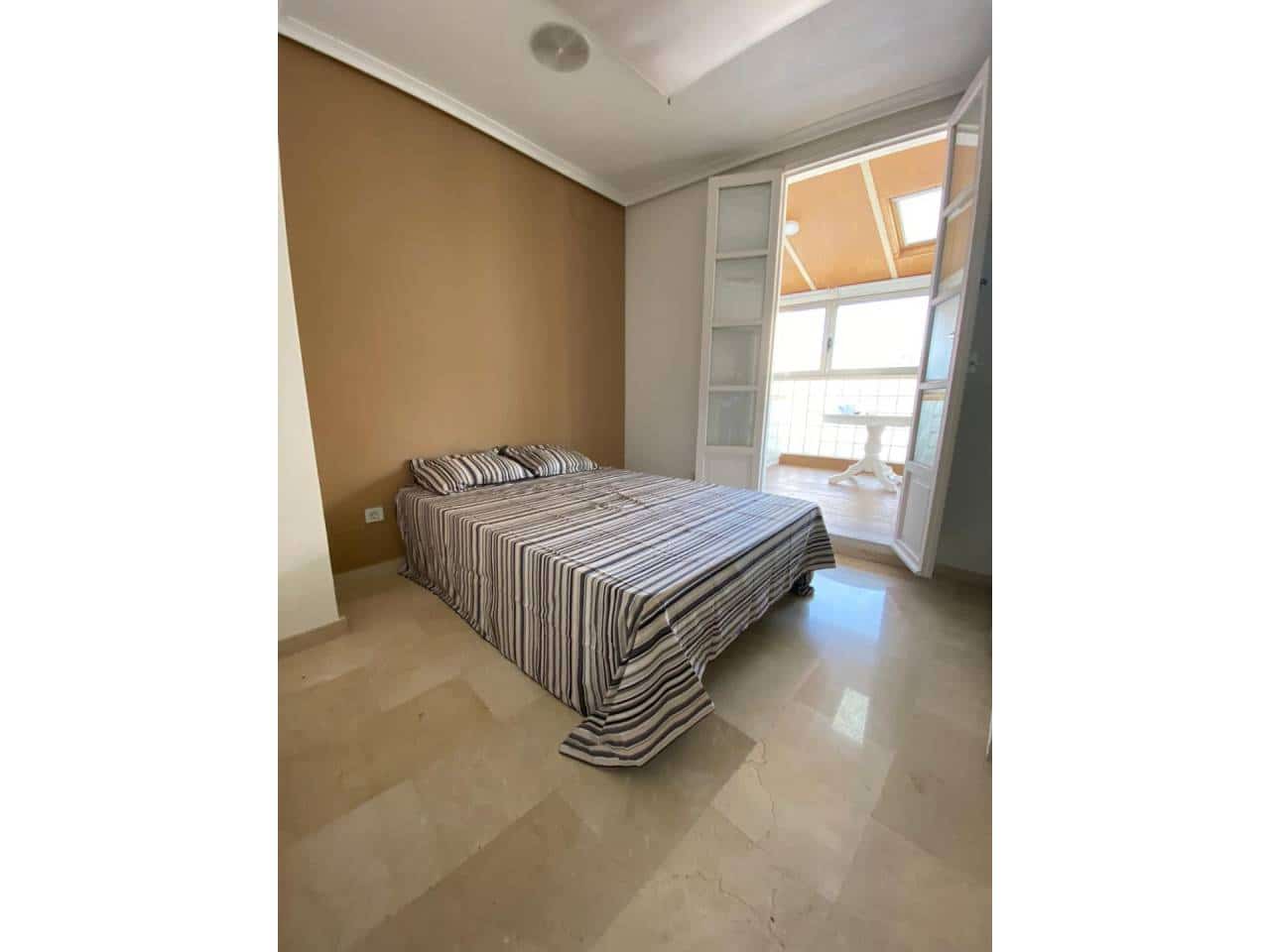 2 sovrum Takvåning att hyra i Alicante stad - 750 € (Ref: 4307074)