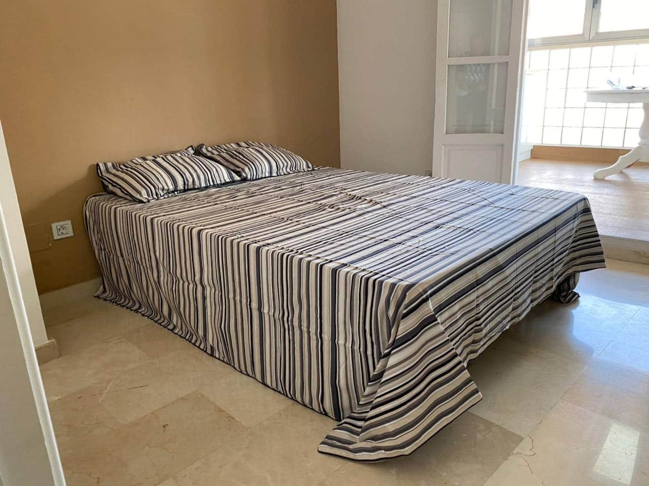 2 sovrum Takvåning att hyra i Alicante stad - 750 € (Ref: 4307074)