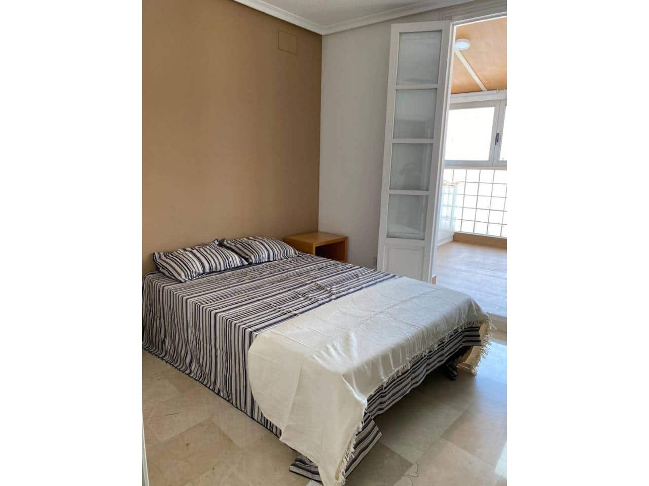 2 sovrum Takvåning att hyra i Alicante stad - 750 € (Ref: 4307074)