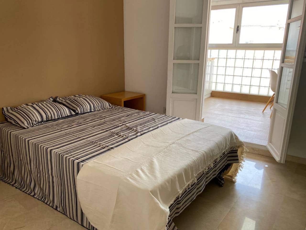 2 sovrum Takvåning att hyra i Alicante stad - 750 € (Ref: 4307074)