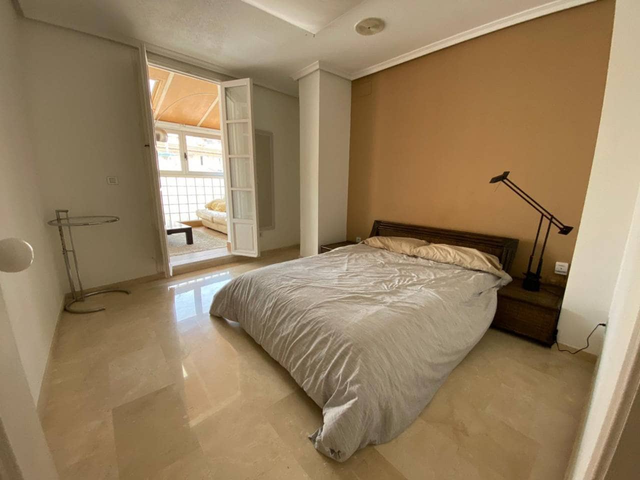 2 sovrum Takvåning att hyra i Alicante stad - 750 € (Ref: 4307074)