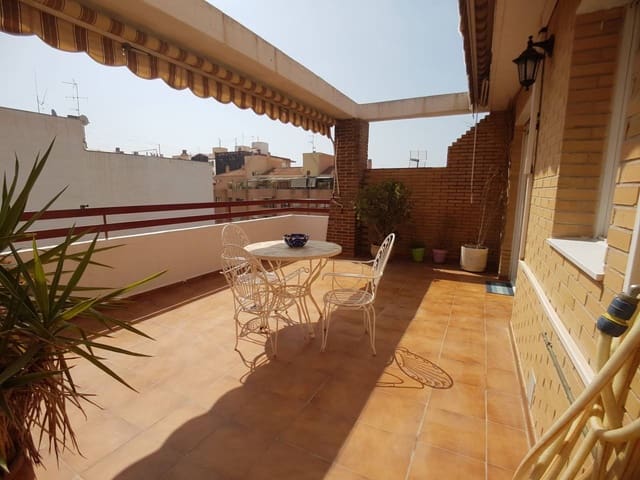2 soveværelse Penthouse til leje i Alicante by med garage - € 900 (Ref: 4576741)