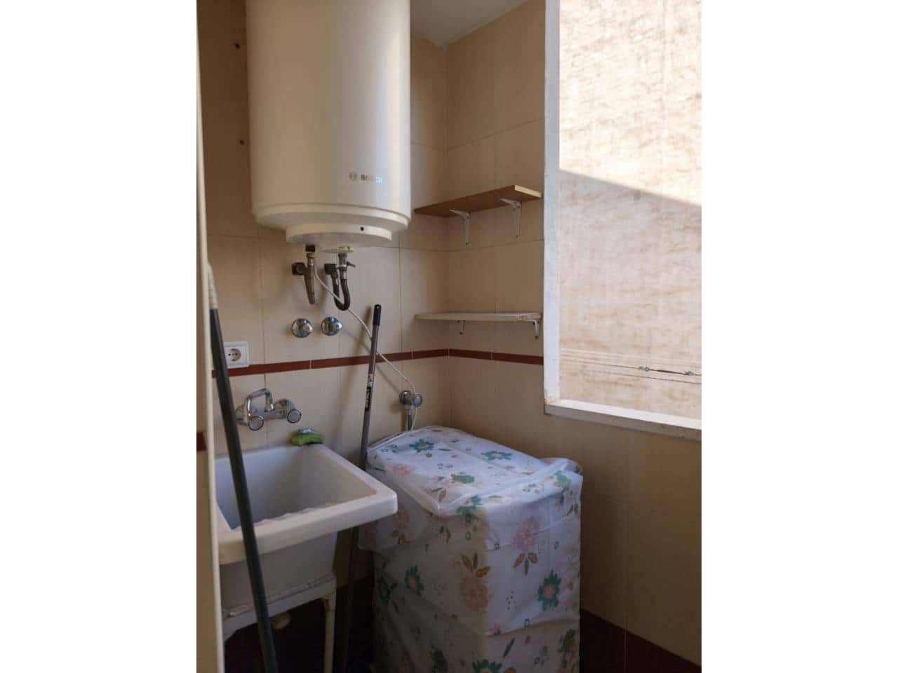 3 soveværelse Lejlighed til leje i Alicante by med garage - € 990 (Ref: 4616850)