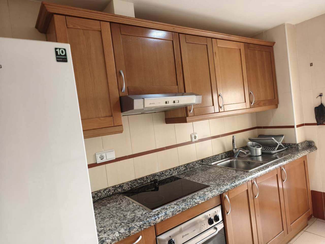 3 soveværelse Lejlighed til leje i Alicante by med garage - € 990 (Ref: 4616850)