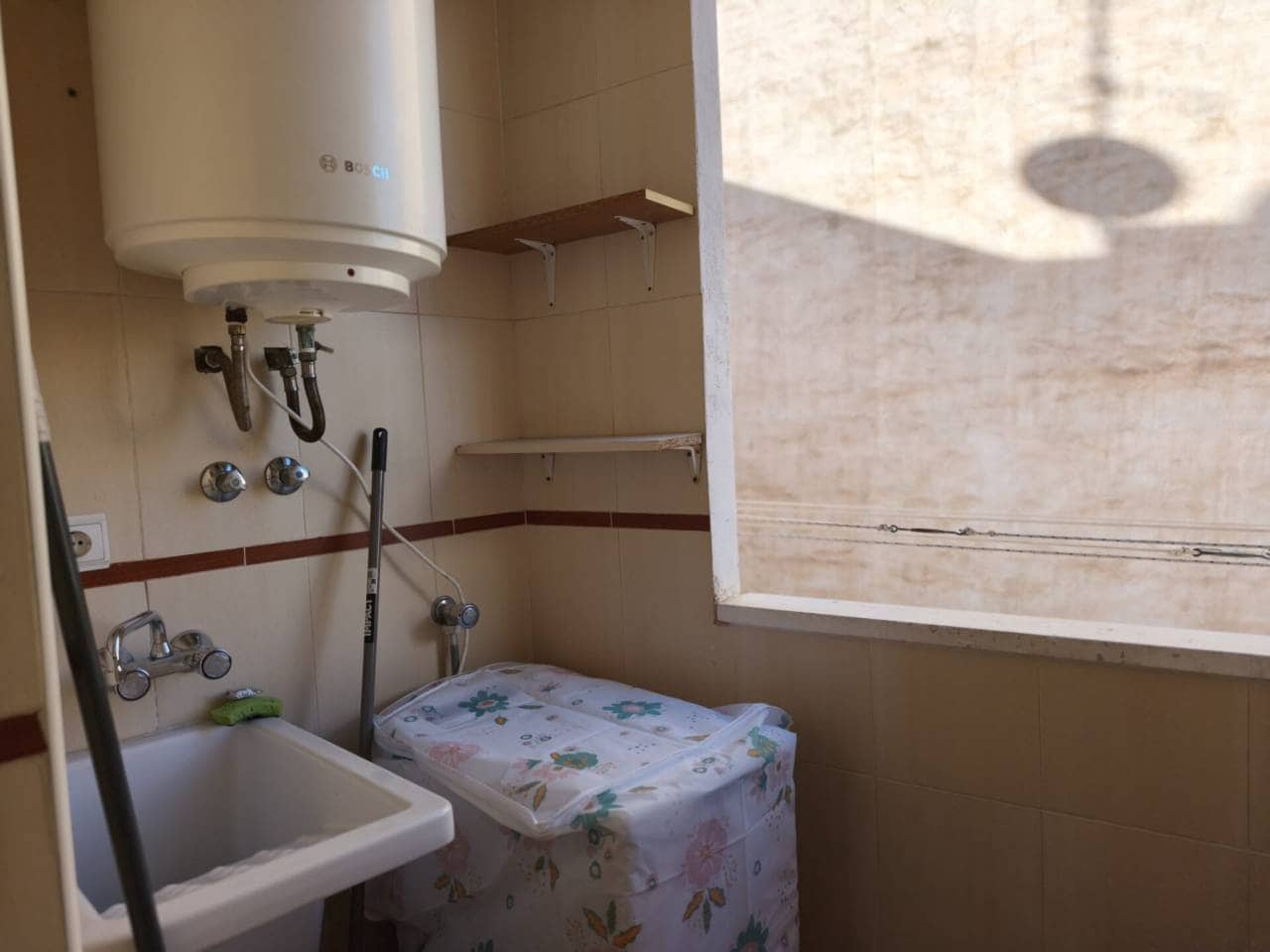 3 soveværelse Lejlighed til leje i Alicante by med garage - € 990 (Ref: 4616850)