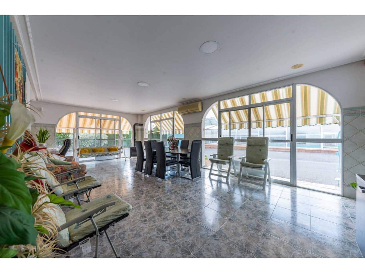 3 Zimmer Villa zu verkaufen in Elche / Elx mit Pool Garage - 385.000 € (Ref: 4616854)