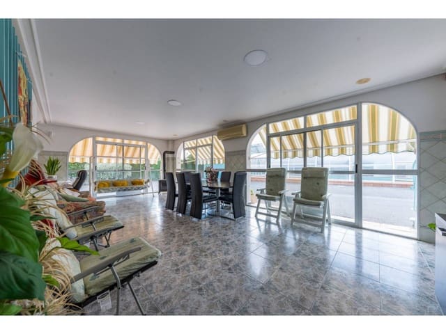 3 Zimmer Villa zu verkaufen in Elche / Elx mit Pool Garage - 385.000 € (Ref: 4616854)