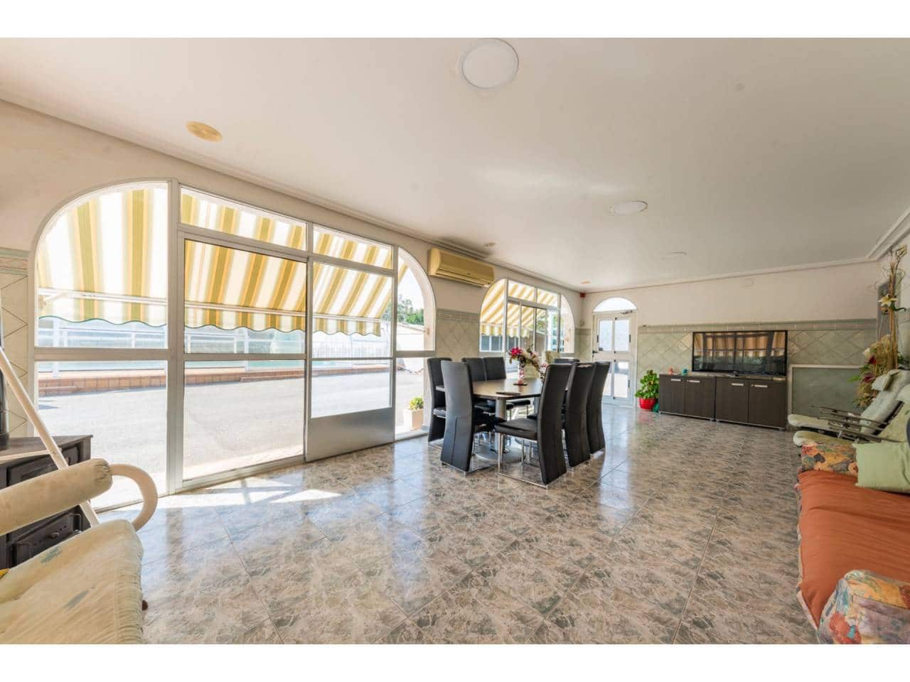 3 Zimmer Villa zu verkaufen in Elche / Elx mit Pool Garage - 385.000 € (Ref: 4616854)