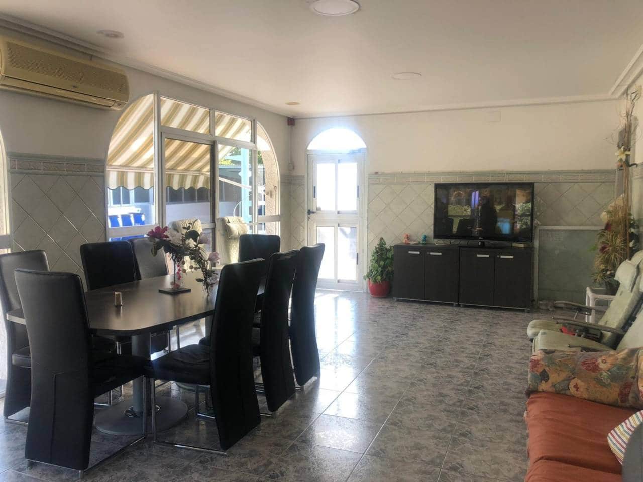 3 Zimmer Villa zu verkaufen in Elche / Elx mit Pool Garage - 385.000 € (Ref: 4616854)