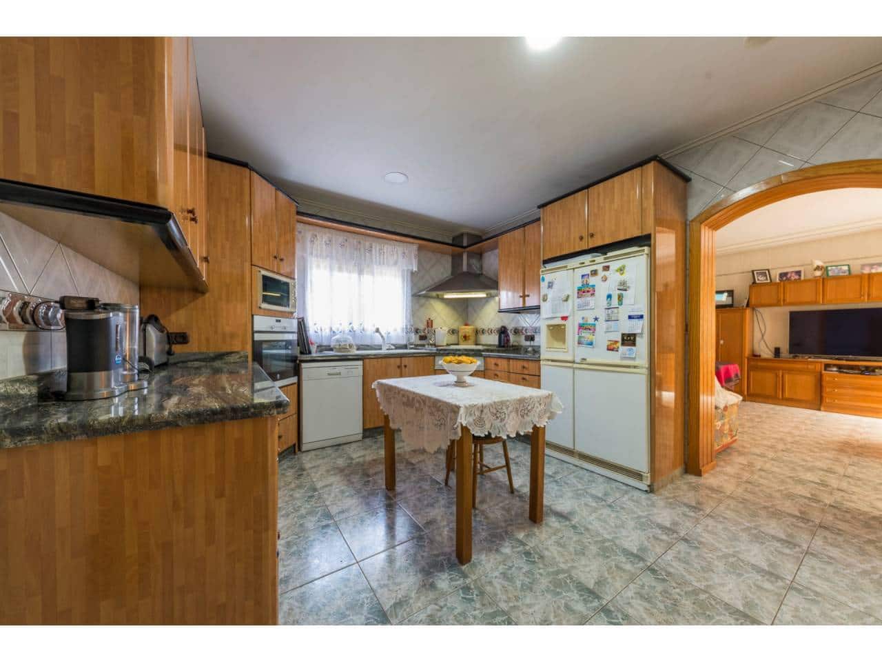 3 Zimmer Villa zu verkaufen in Elche / Elx mit Pool Garage - 385.000 € (Ref: 4616854)