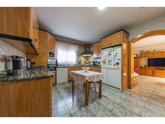 3 Zimmer Villa zu verkaufen in Elche / Elx mit Pool Garage - 385.000 € (Ref: 4616854)