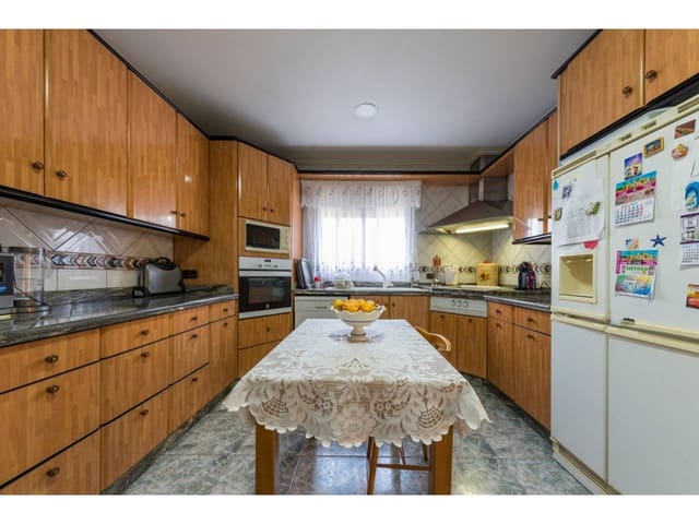 3 Zimmer Villa zu verkaufen in Elche / Elx mit Pool Garage - 385.000 € (Ref: 4616854)