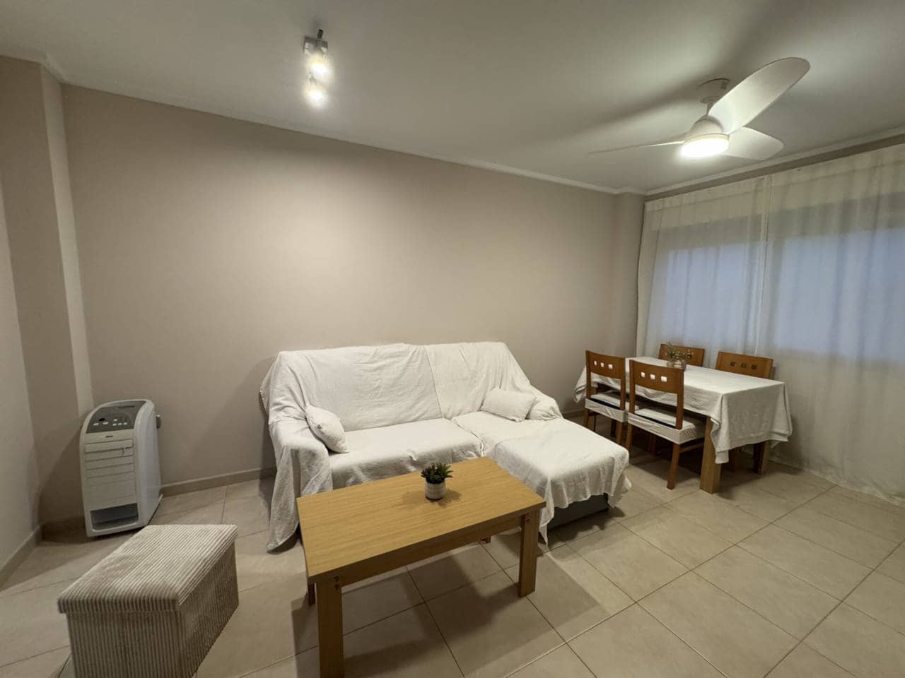 Piso de 2 habitaciones en Alicante / Alacant ciudad en alquiler con piscina garaje - 1.100 € (Ref: 4678319)