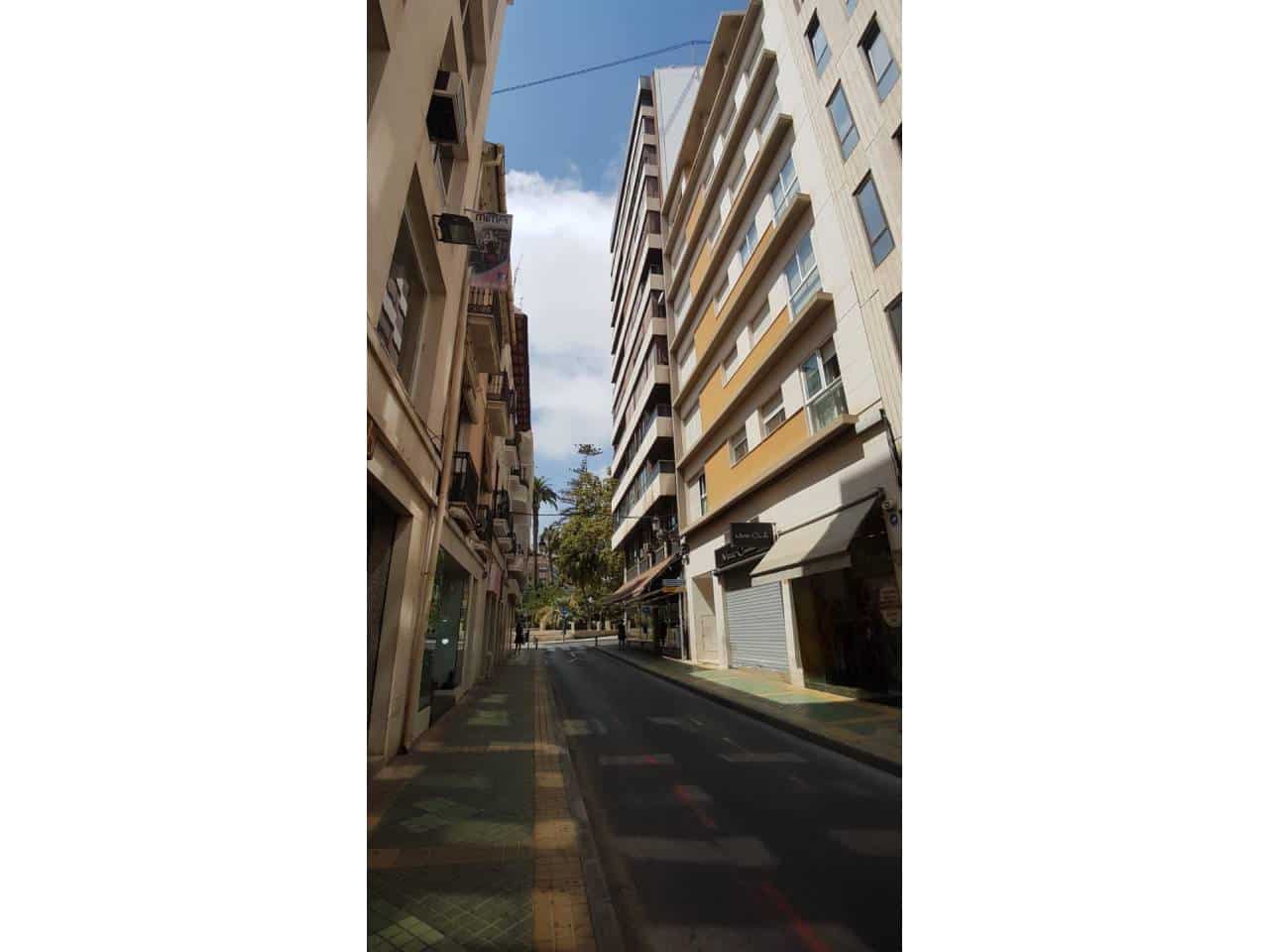 2 soveværelse Lejlighed til leje i Alicante by - € 1.100 (Ref: 4708230)