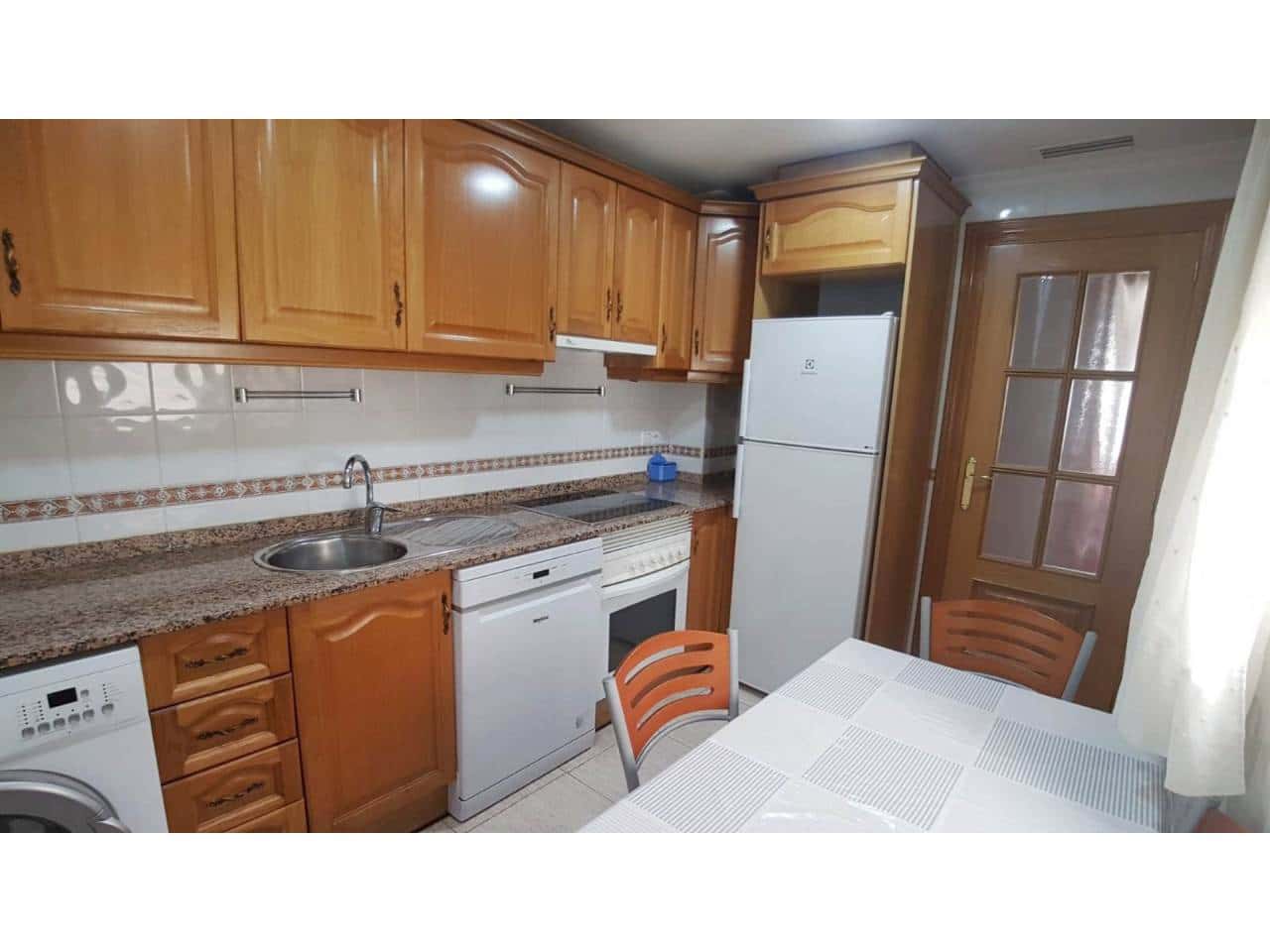 2 soveværelse Lejlighed til leje i Alicante by - € 1.100 (Ref: 4708230)